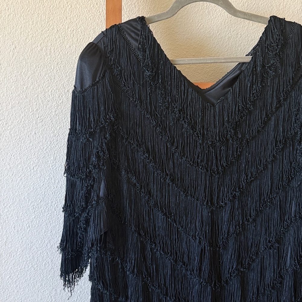 Vintage nightwork, V-neck tiered Elegant Black Fringe mod flapper Dress large